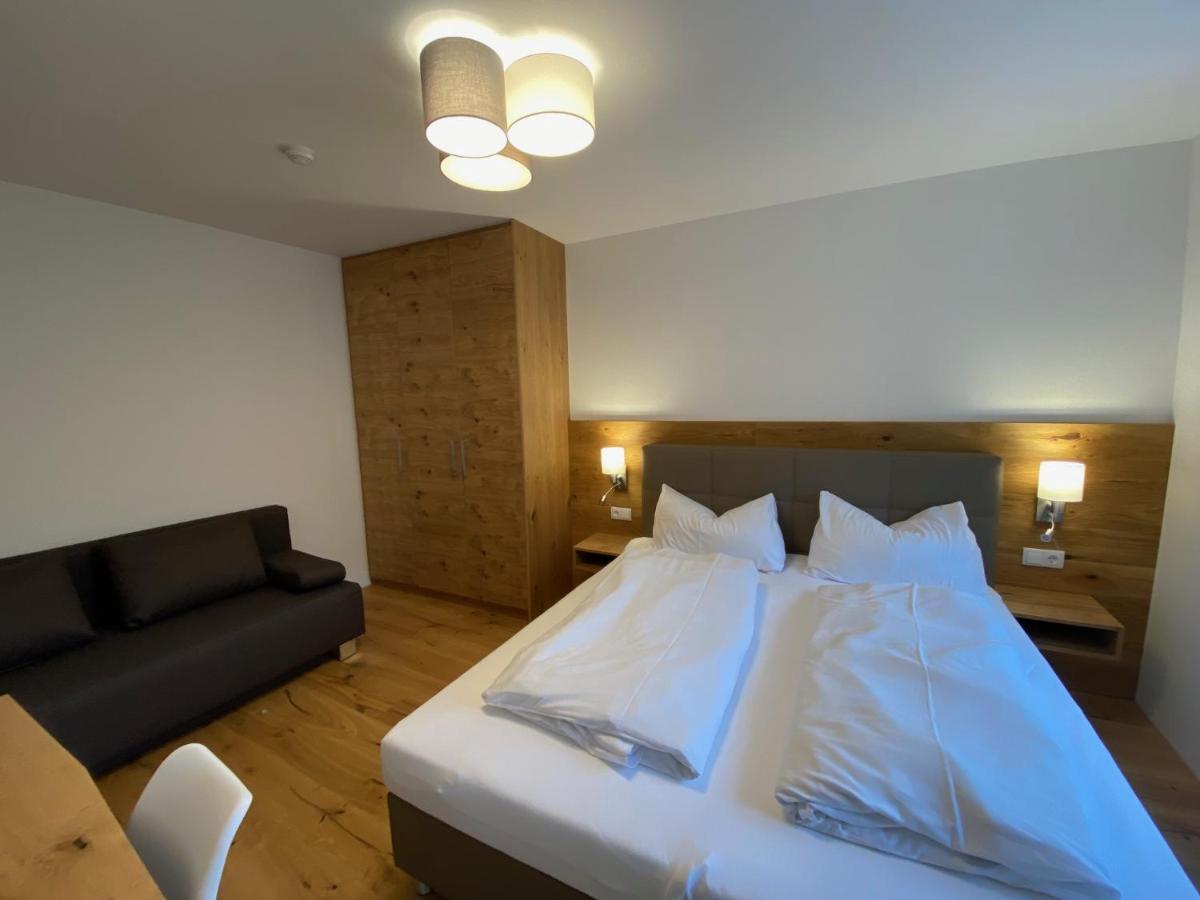 Apartments Freitag - H1 Winden am See ภายนอก รูปภาพ